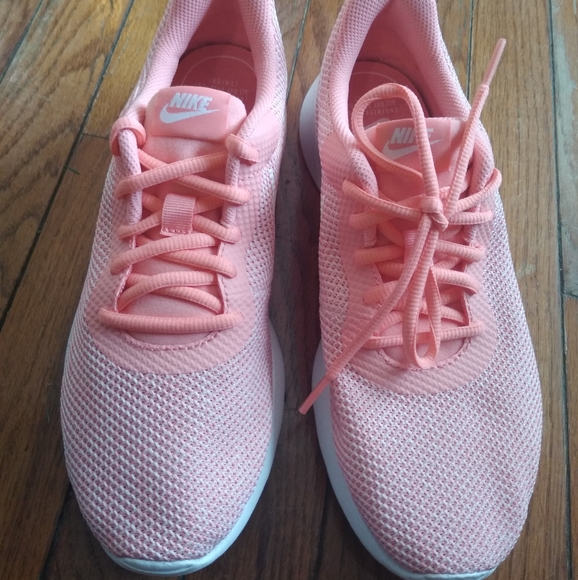 🚫SOLD 🚫 NEW Nike Sneakers - Picture 8 of 8